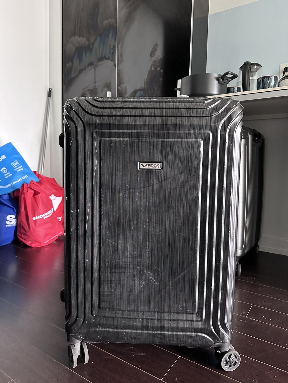 V-Roox studio 28inch luggage