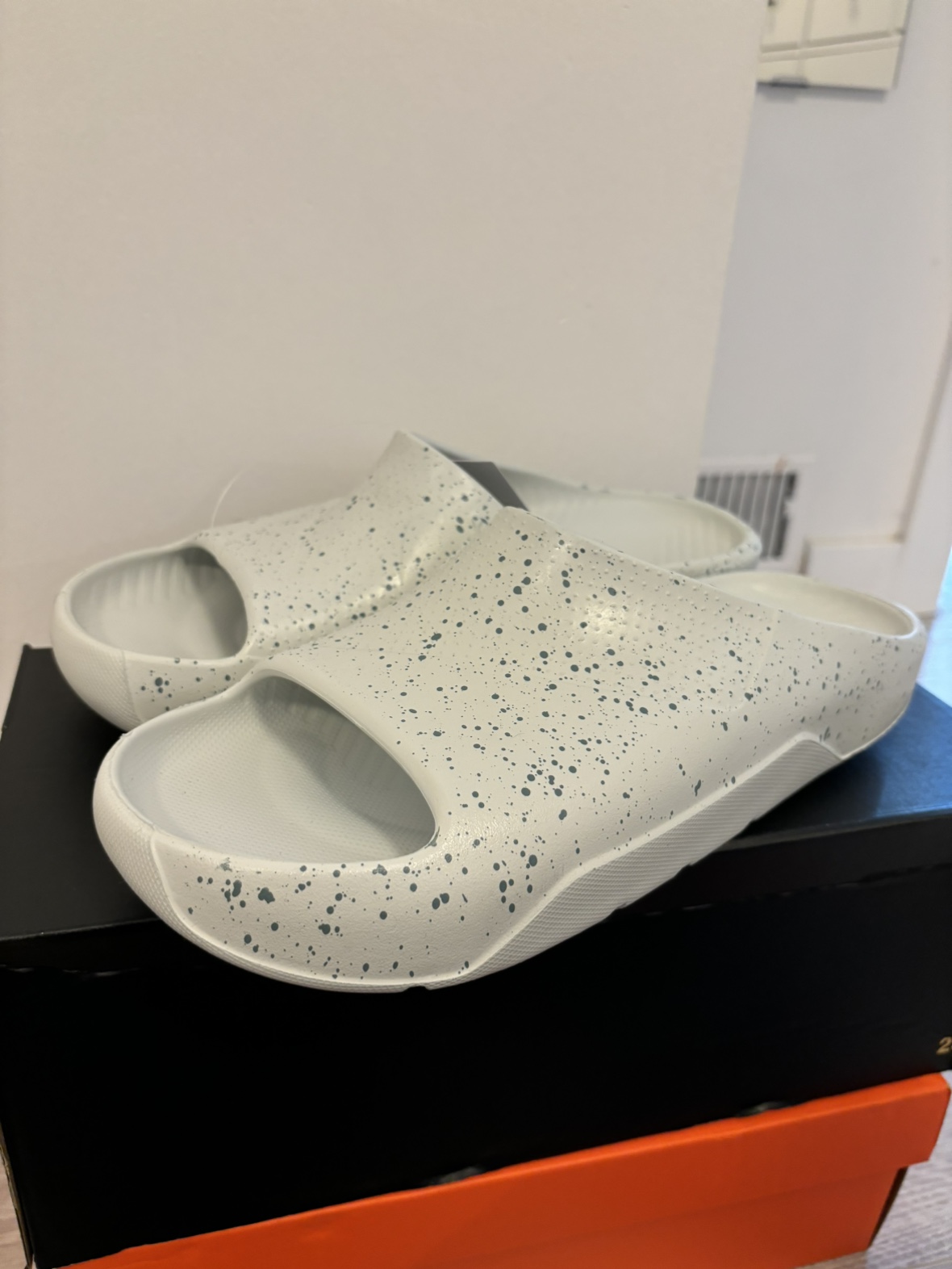 Jordan Post Slide image indicator(2)