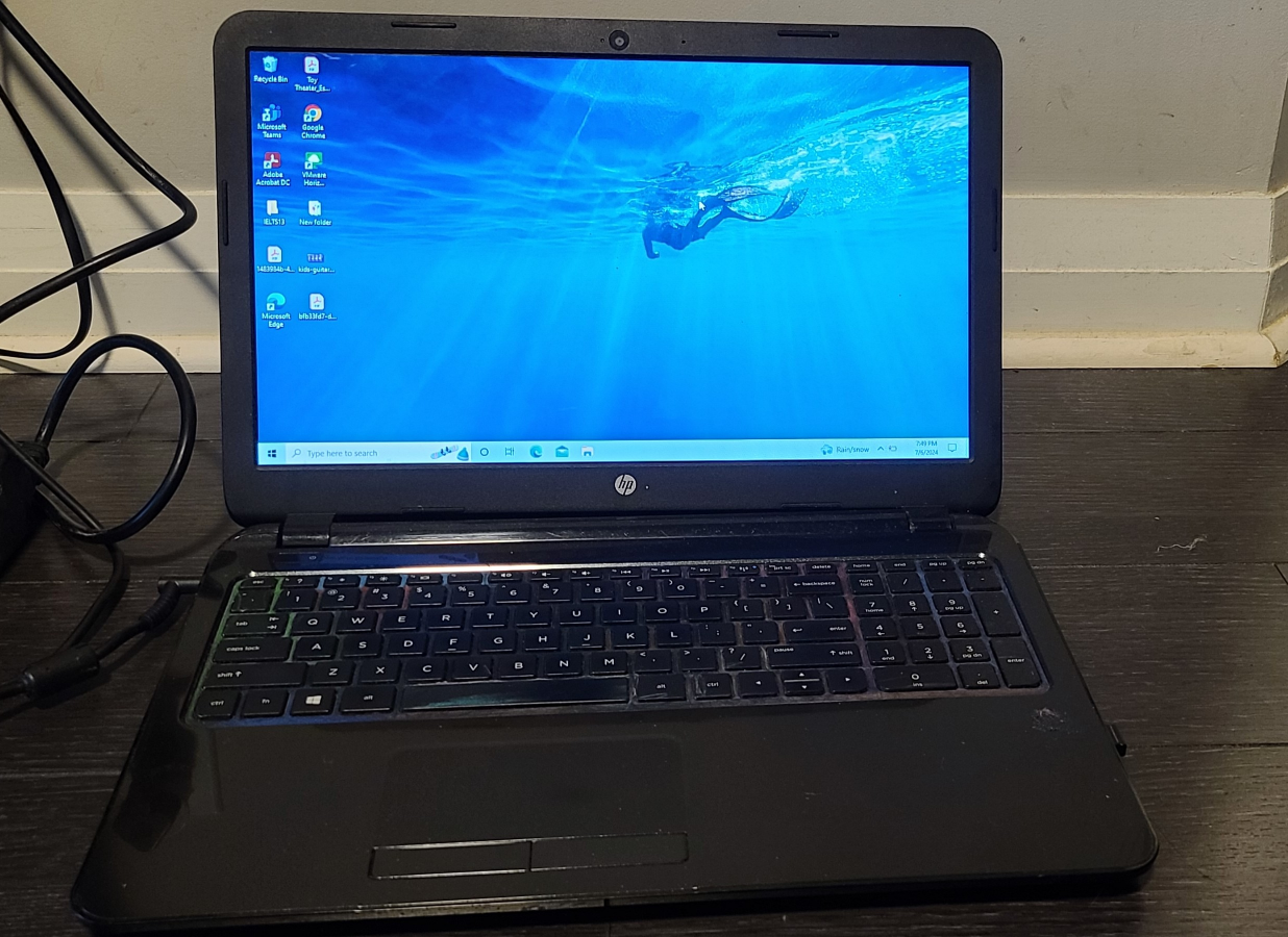 Old Hp Laptop 15-inch screen - photo 2