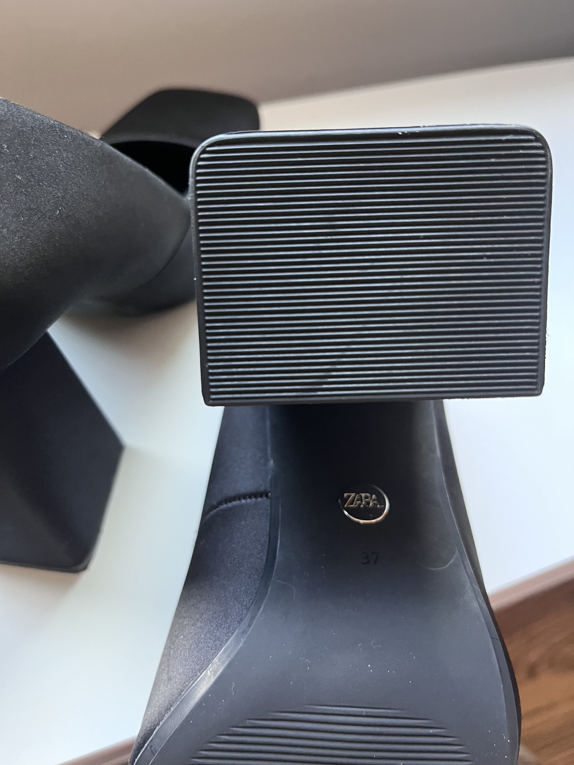 Zara black heels image indicator(3)