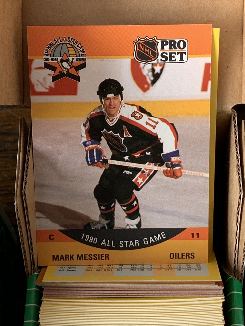 Baseball and hockey cards . Three boxes full. Collection image indicator(3)