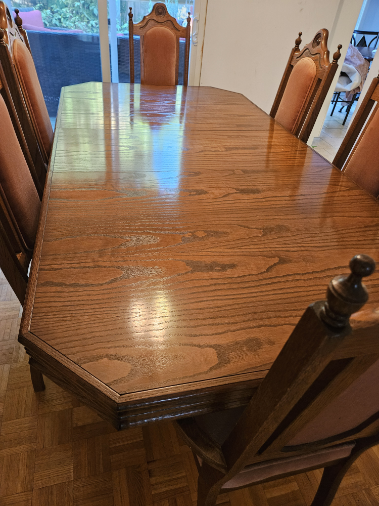 Dining Table & 6 Chairs