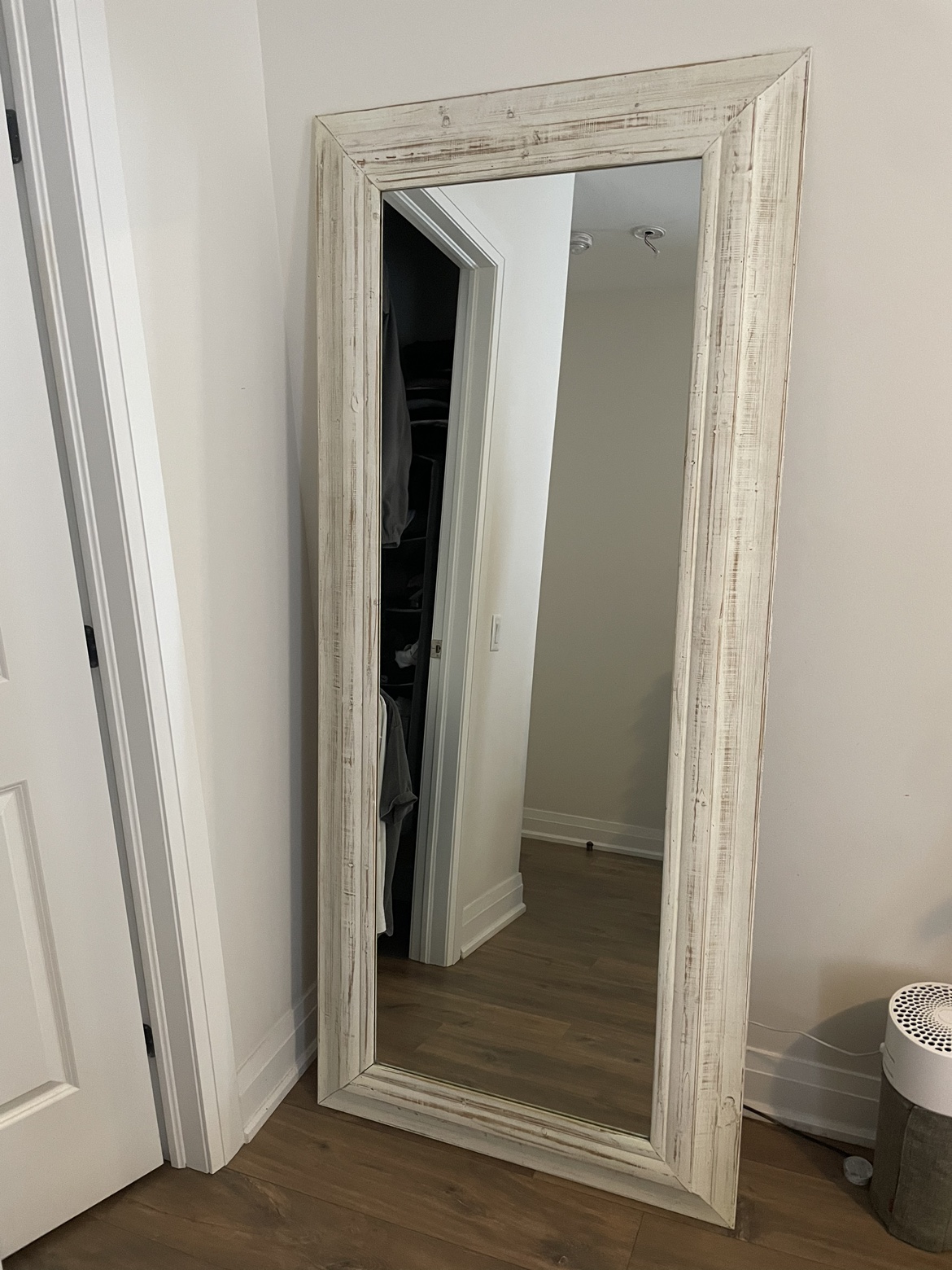 Structube full length mirror with antique wash frame - photo 2