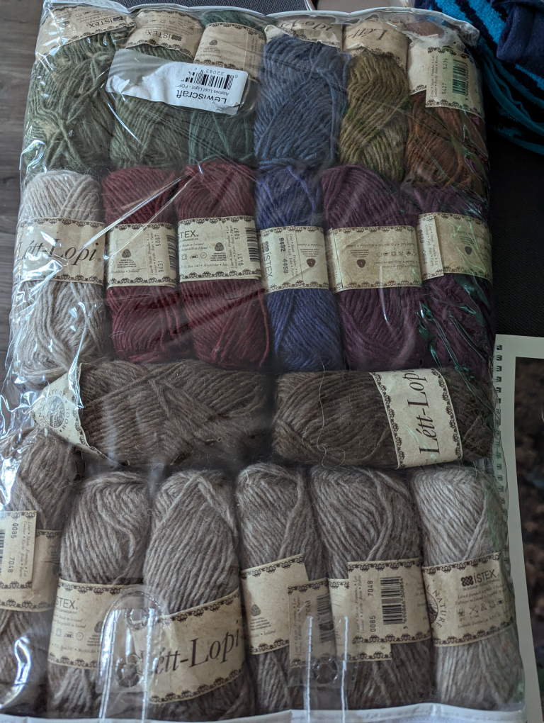 Wool sweater pattern book and yarn - medium - photo 2