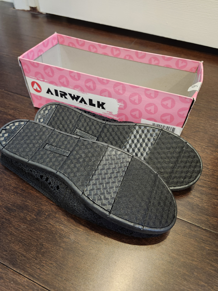 NEW Airwalk Flats - Size 9 - photo 3