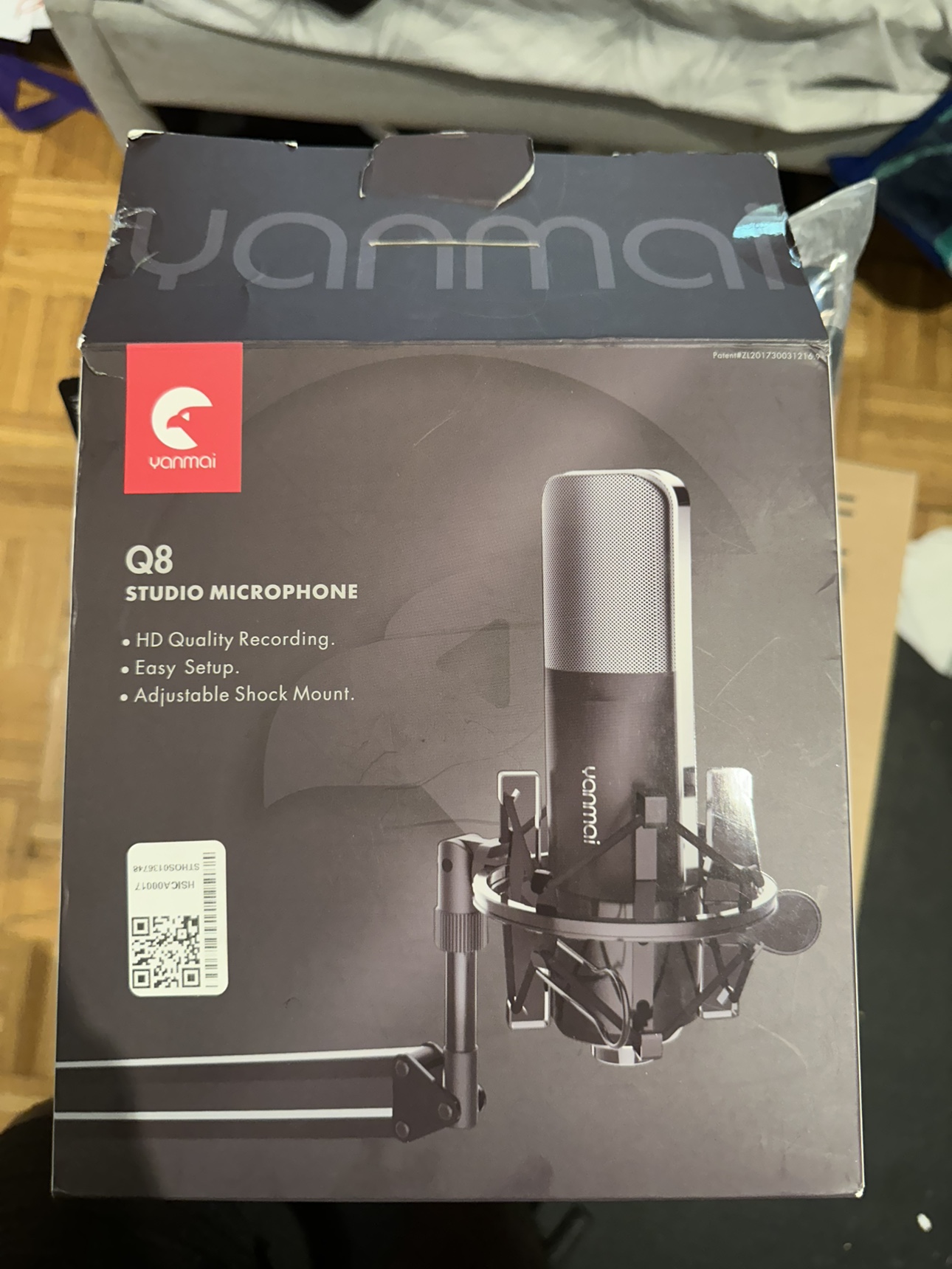 Q8 studio microphone