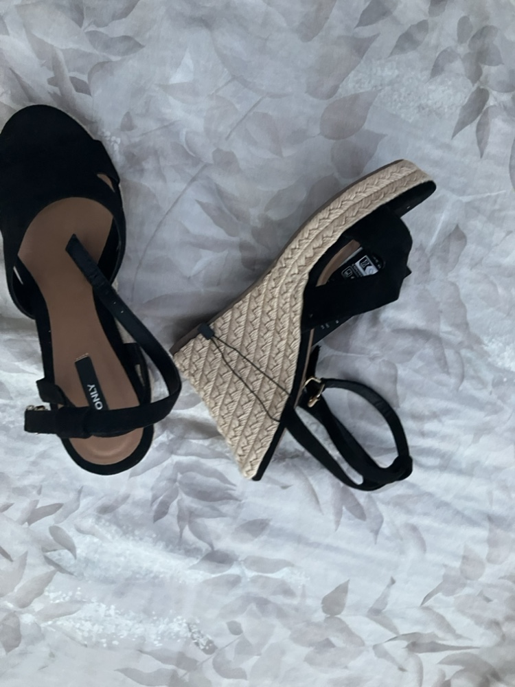 Only brand shoes Hudson Bay - photo 2