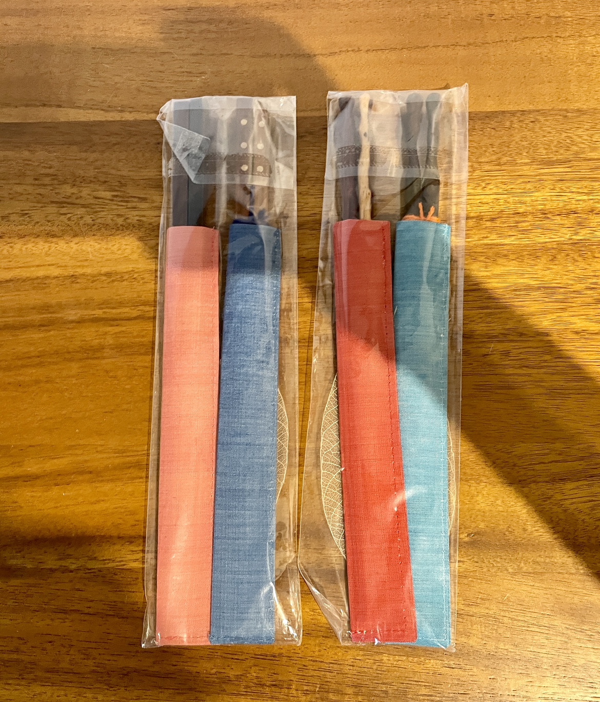 Quality wooden chopsticks with sleeves - perfect for gift image indicator(2)