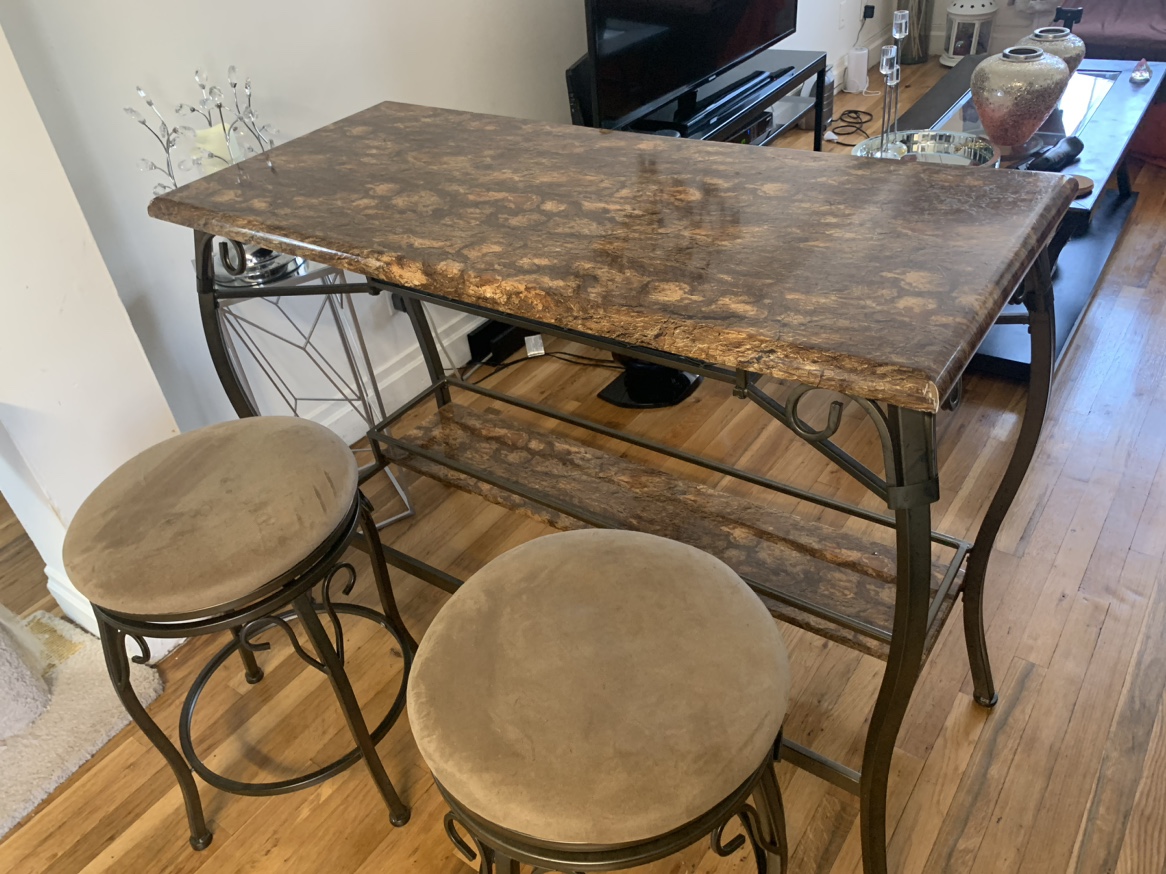 Table with two stools - photo 2
