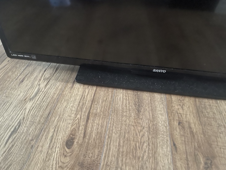 SANYO LED SMART TV - photo 2