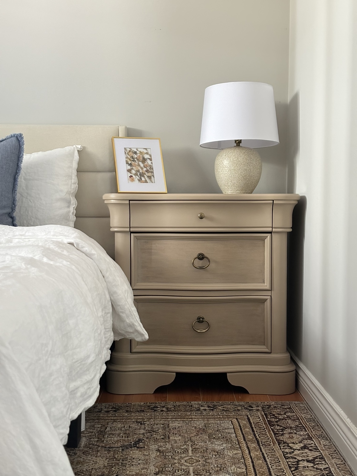 Newly Refinished Set of 2 Solid Wood Nightstands - photo 2