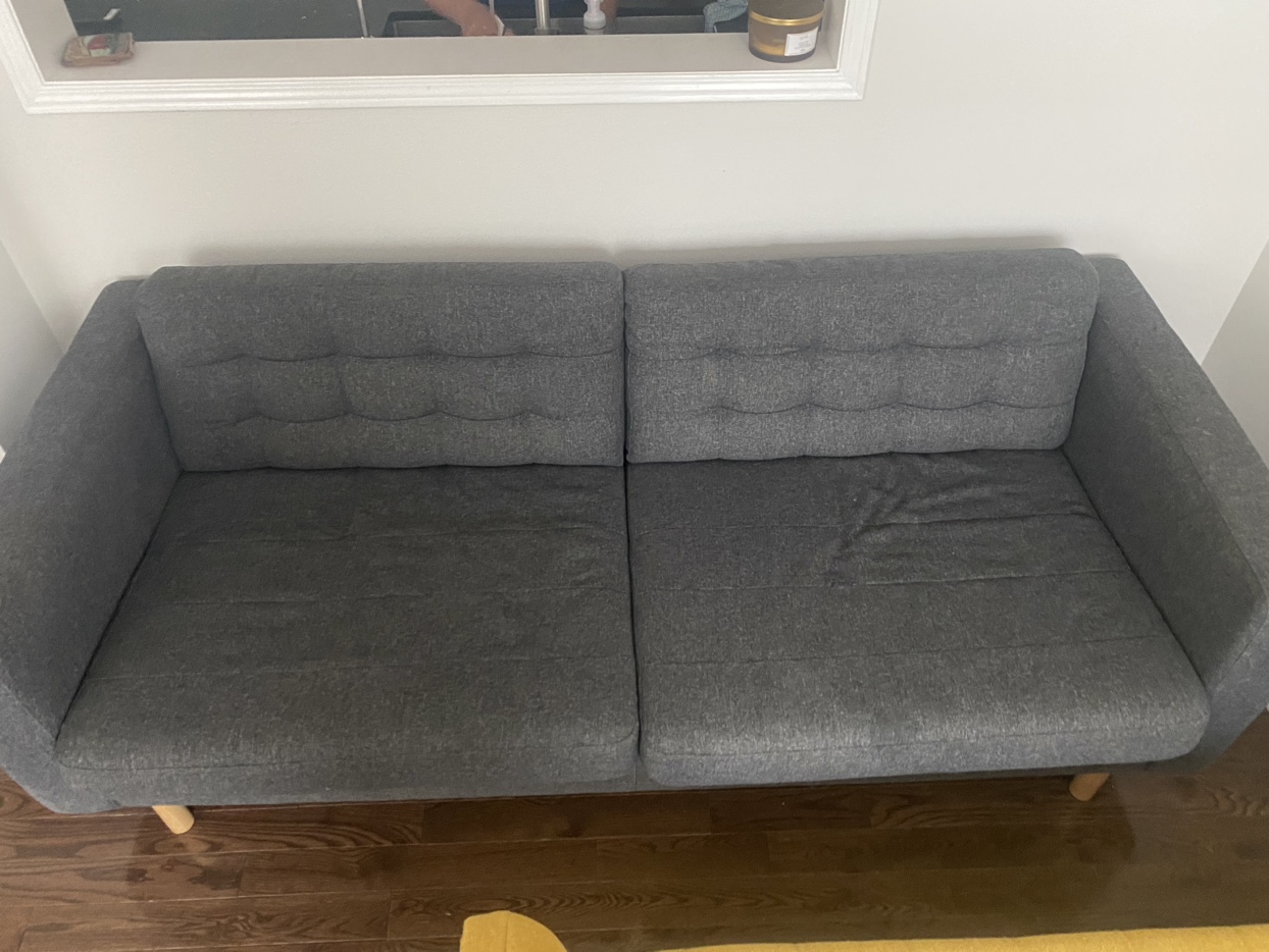 Couch - photo 2