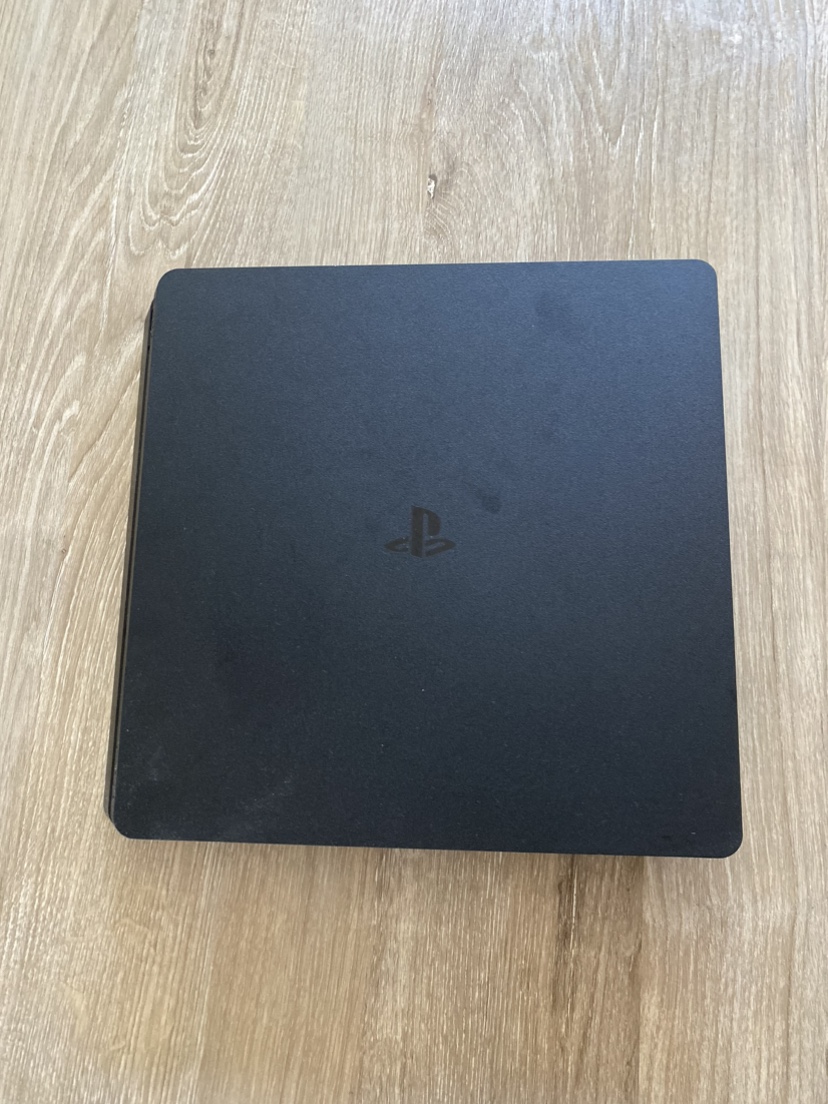 PS4: Slim Edition