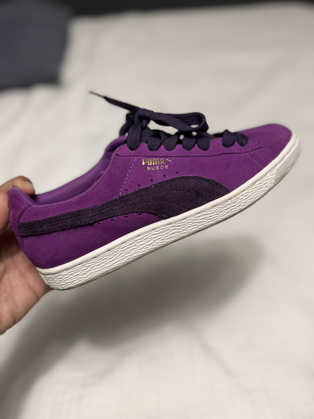 Puma sneakers thumbnail