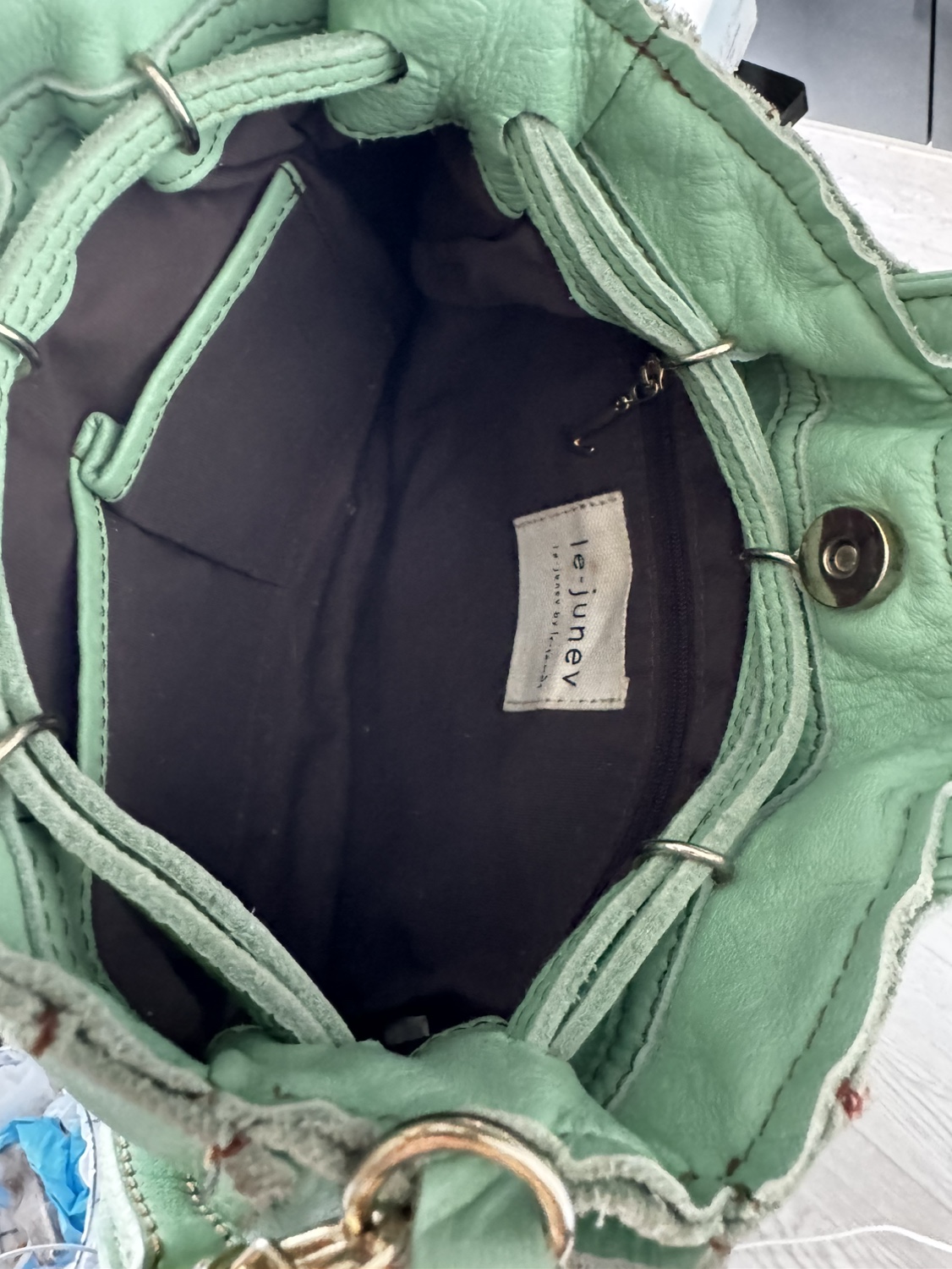 Cross-body leather bag - photo 3