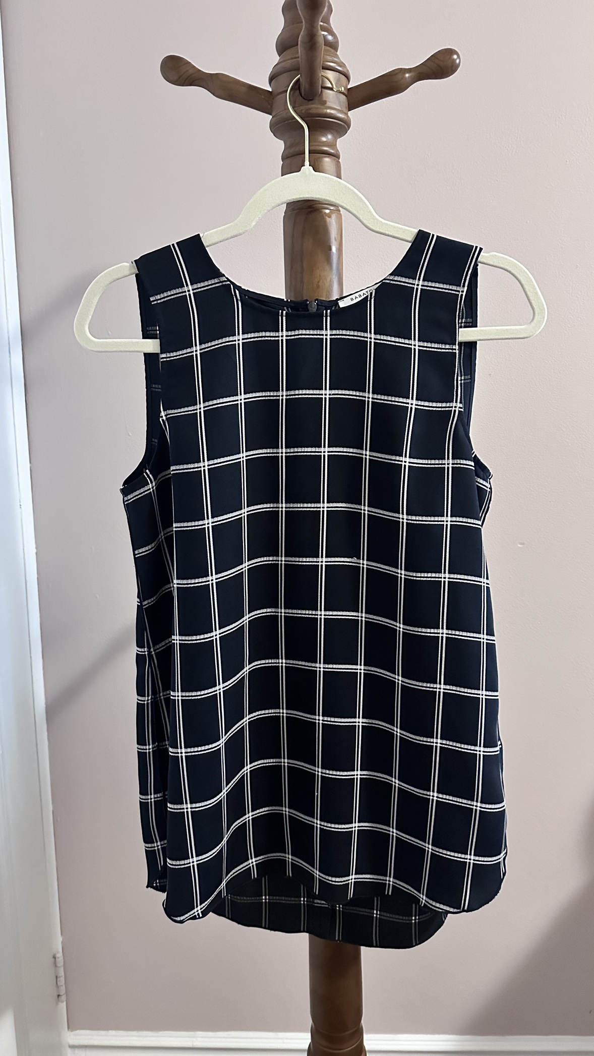 Aritzia Babaton XS tSleeveless Top - photo 2