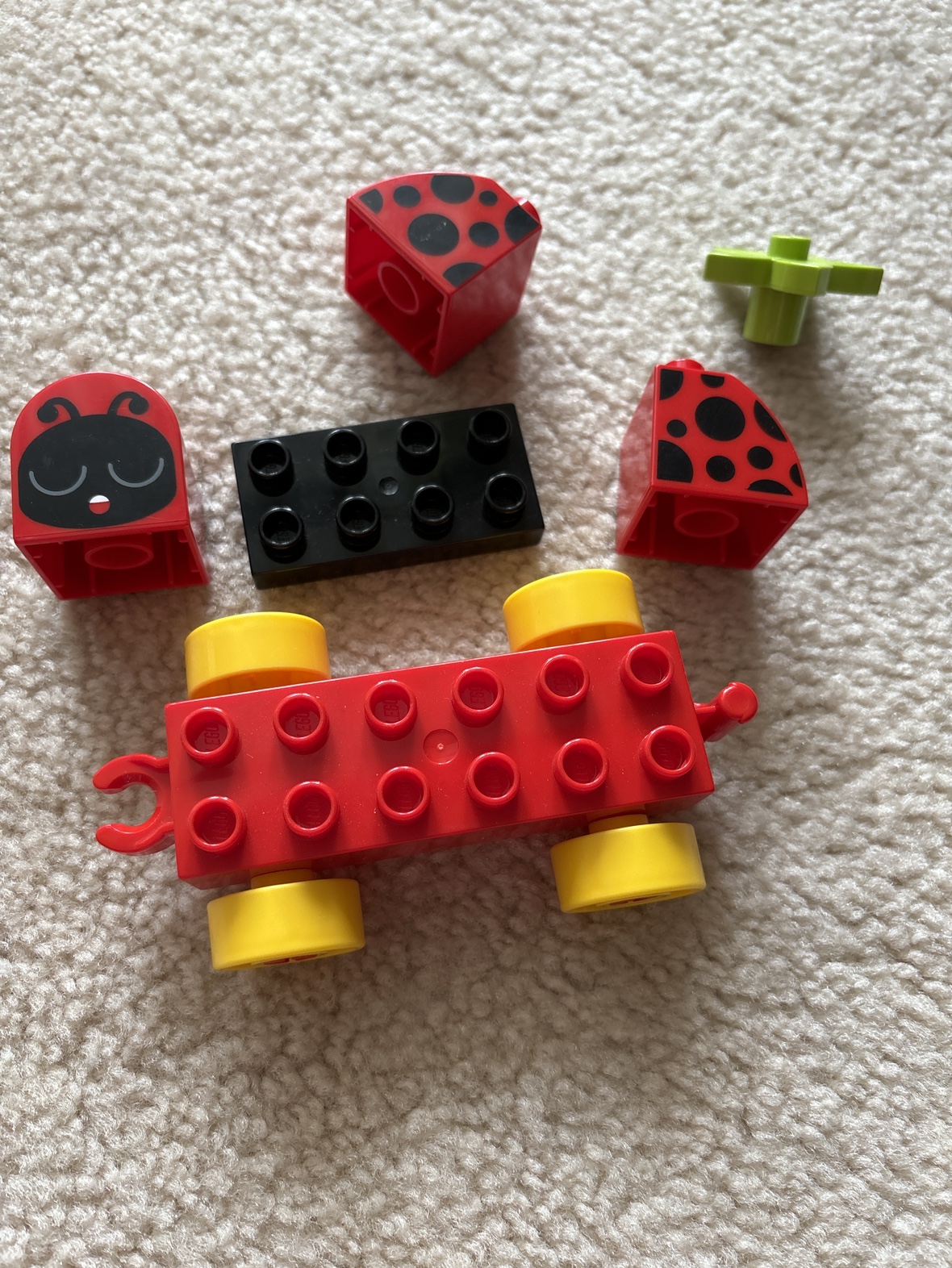 Retired Lego duplo ladybug train car - photo 2