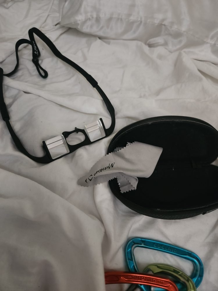 Assorted Mountain Climbing Gear image indicator(2)