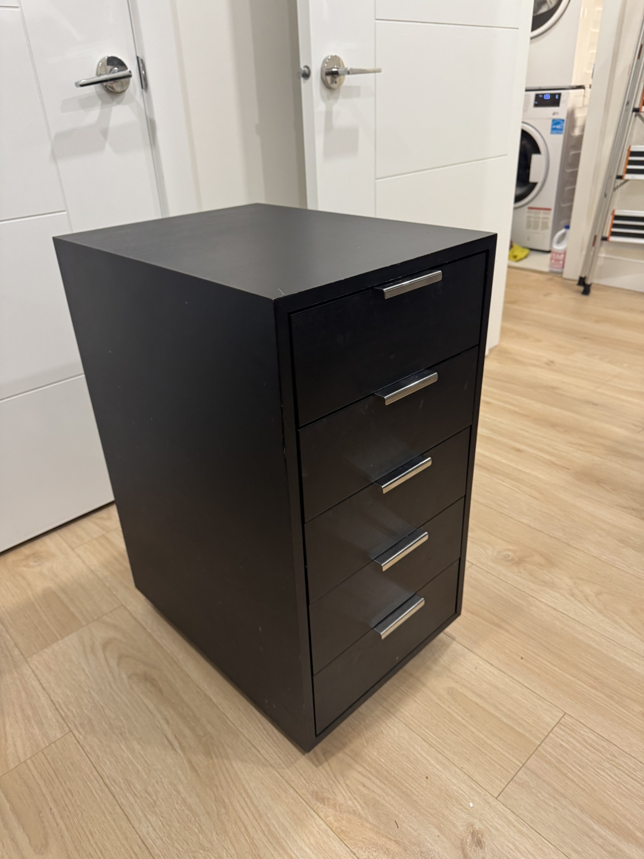 6-Drawer Unit Cabinet