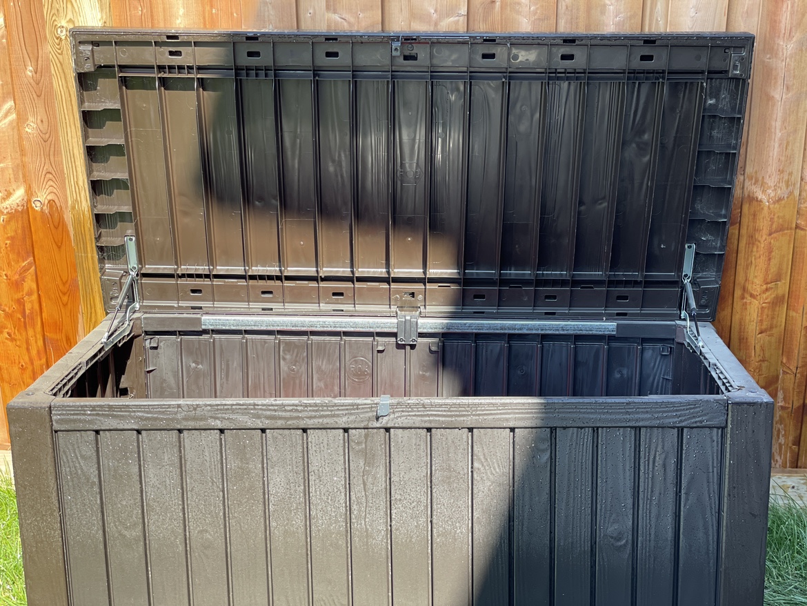 Keter wood-lock outdoor storage deck box - photo 2