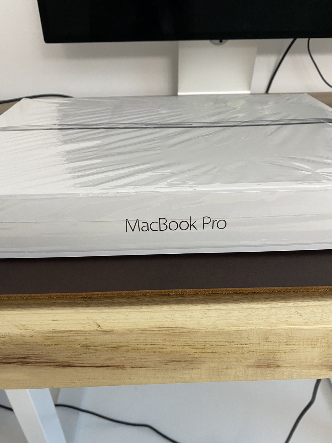 MacBook Pro Retina 15-inch in original box - photo 4