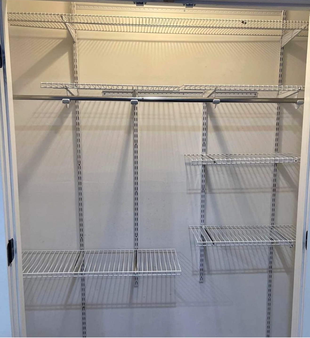 Rubbermaid Closet Shelving System