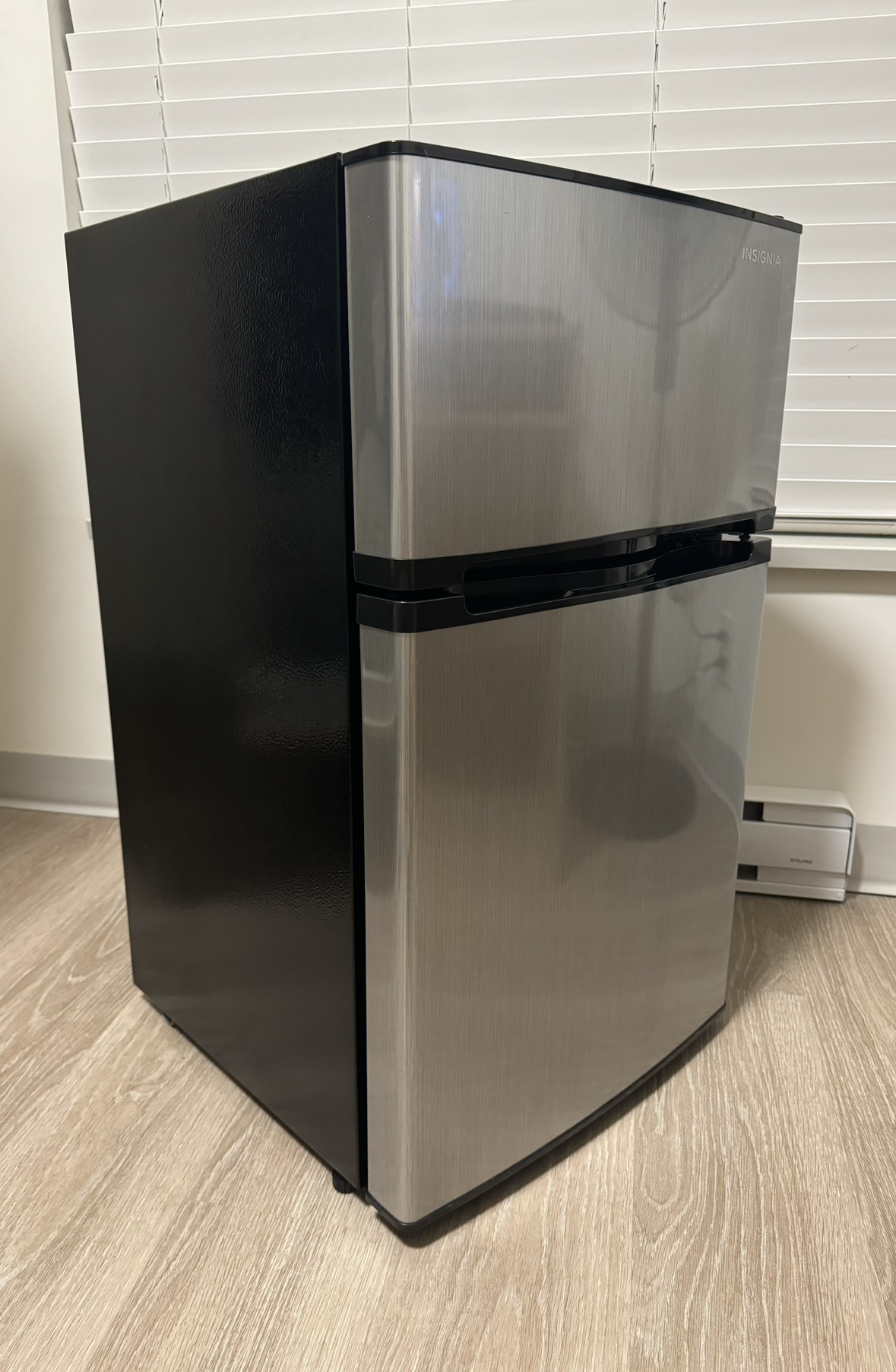 Mini Fridge - Insignia