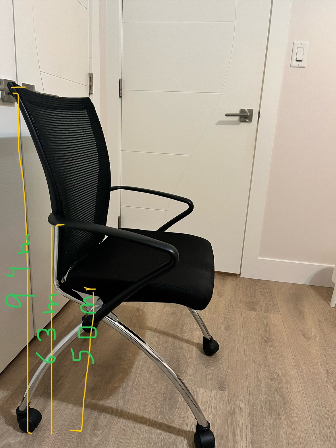 Black office chair - photo 2