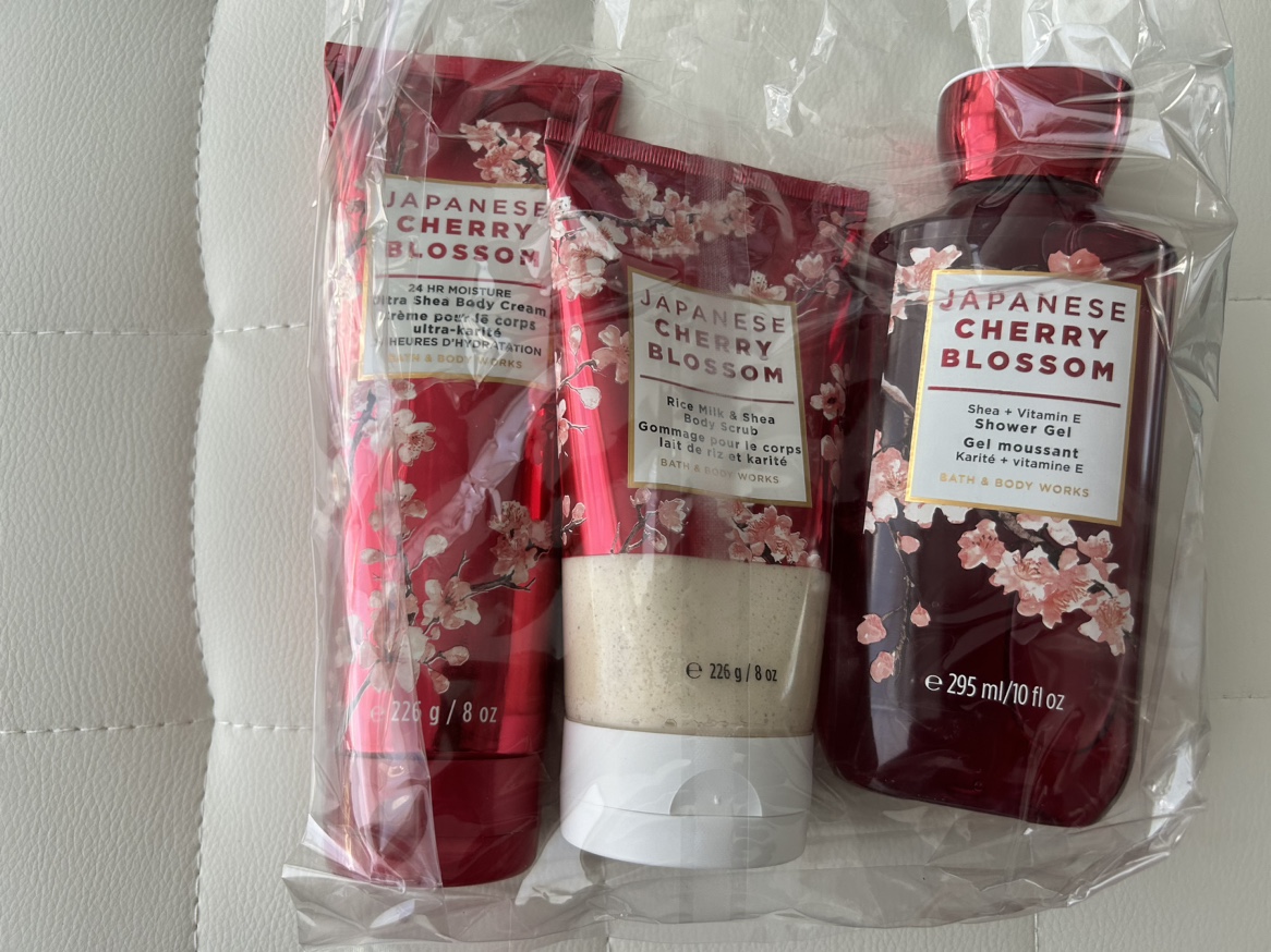 Bath and Body Works Japanese cherry blossom set