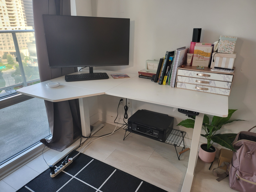 32” M7 Smart White UHD Monitor with Smart TV - photo 4
