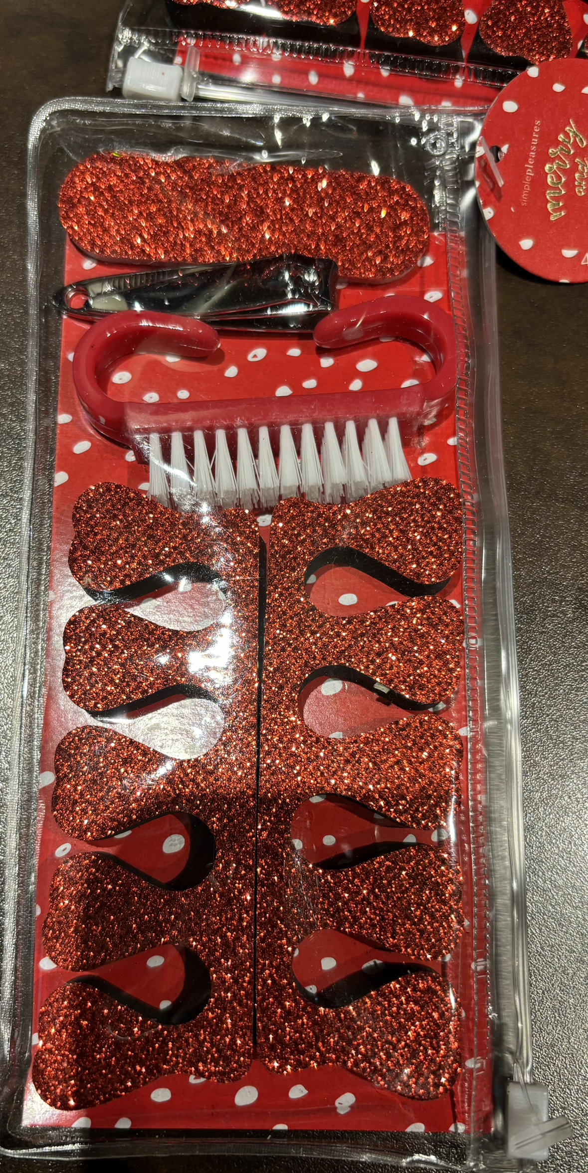 Pedicure and lip gloss - photo 2