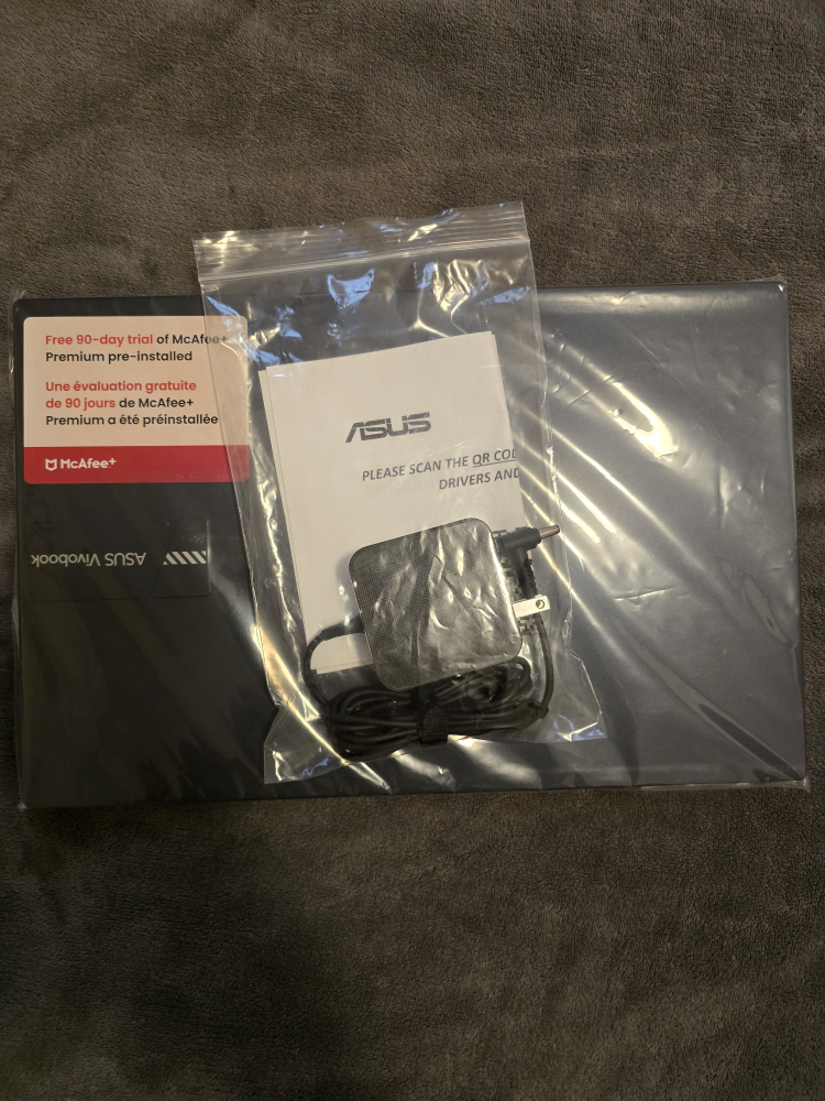 ASUS VivoBook 15 Laptop image indicator(2)