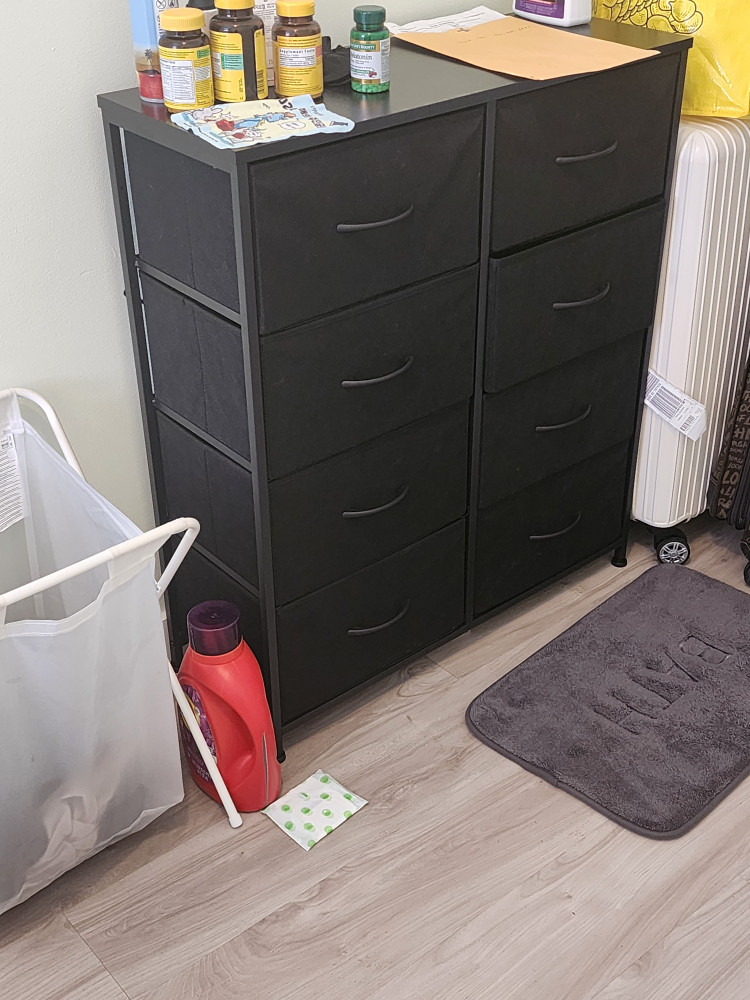 Black 8-Drawer Dresser