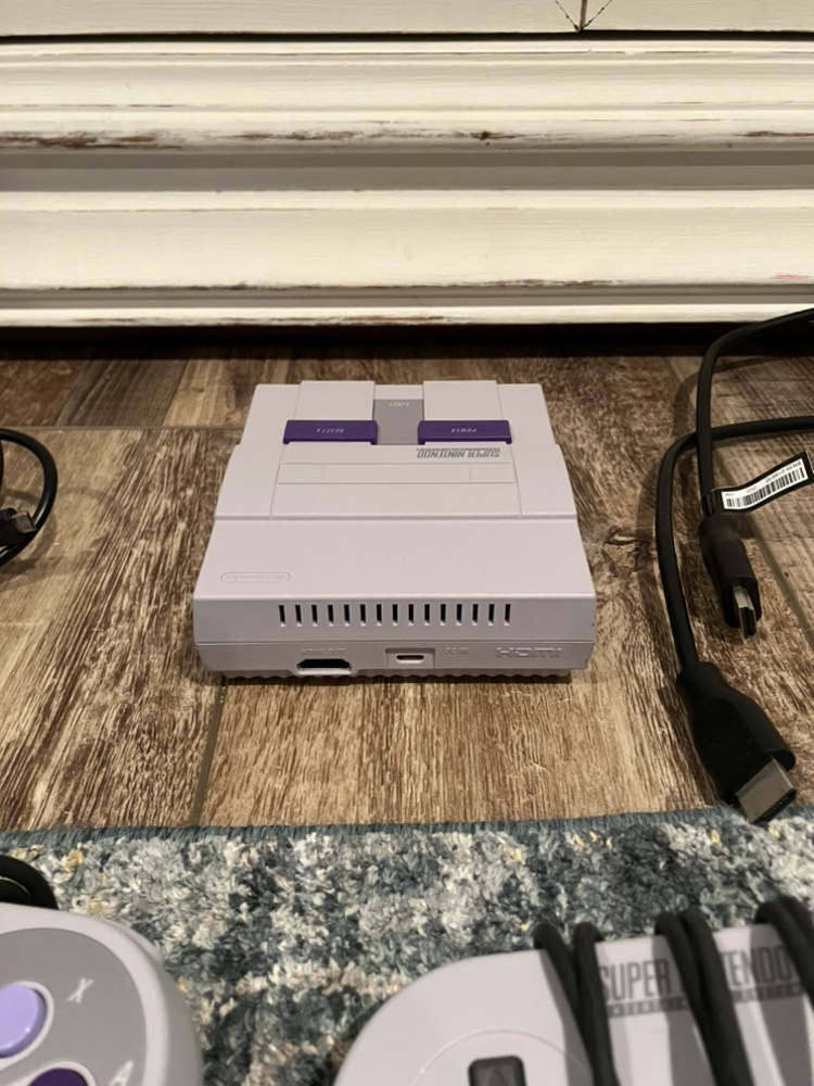 Nintendo Mini Super NES Classic With Remote Extenders - photo 3