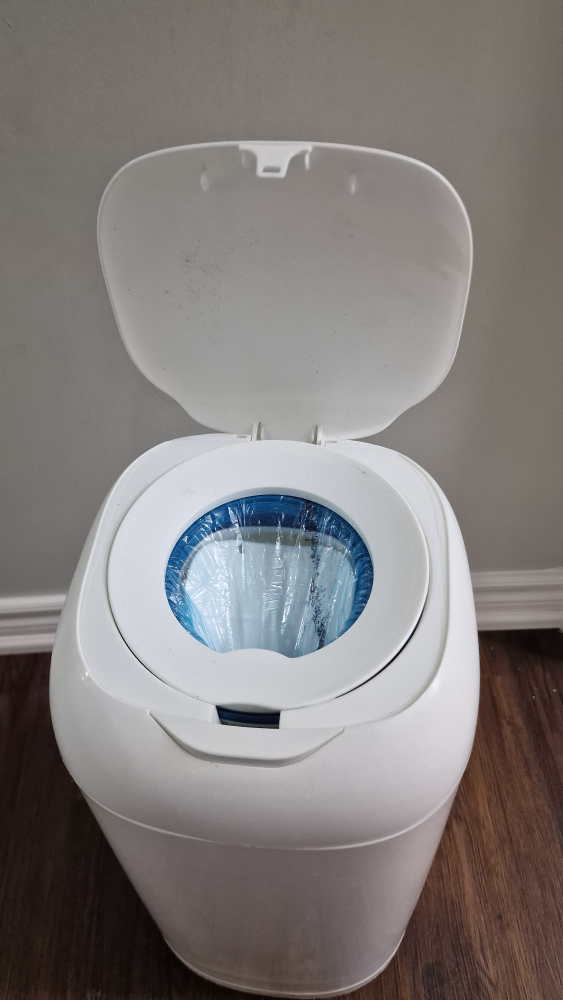 Diaper Genie - URGENTLY NEEDS TO GO image indicator(2)
