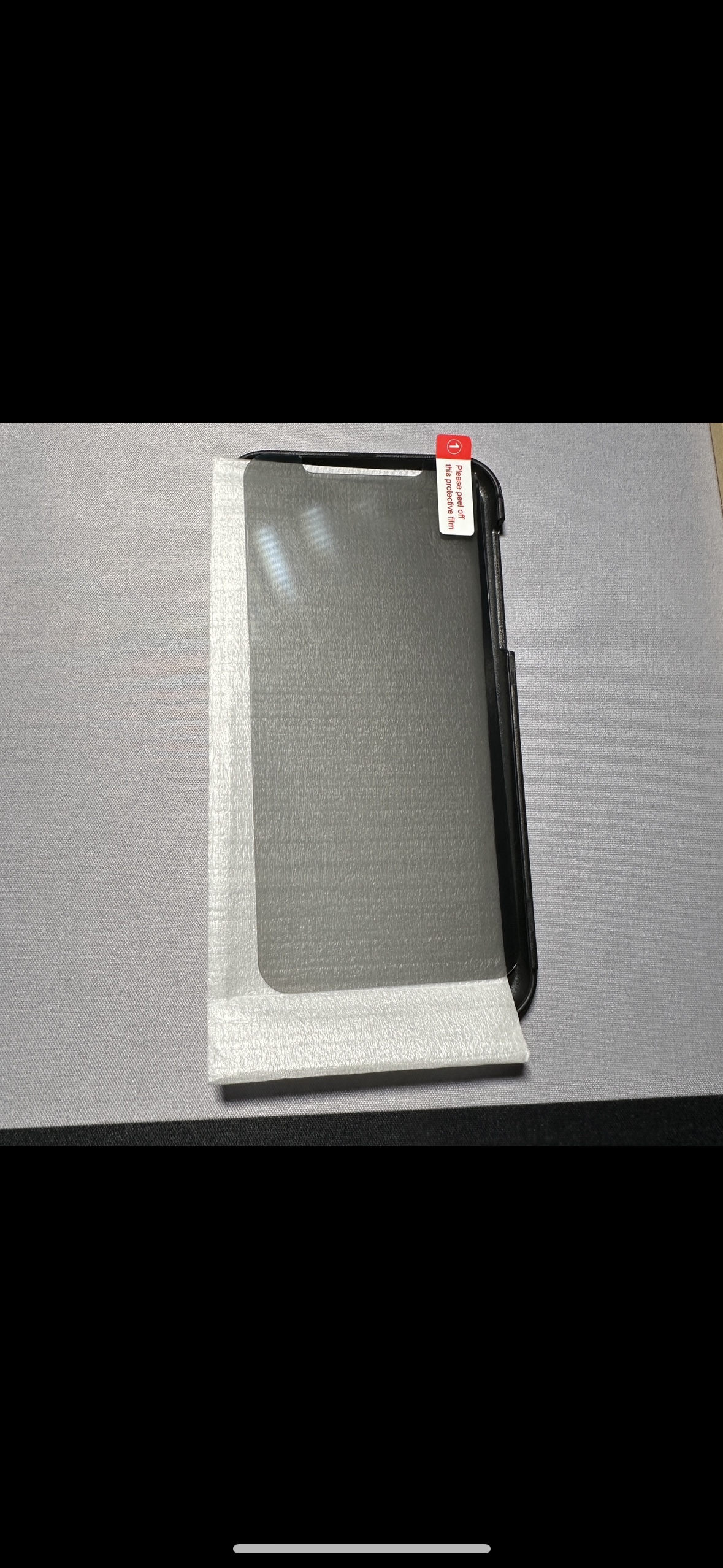 iPhone 11/XR Tempered Glass x3 + Privacy Screen image indicator(3)