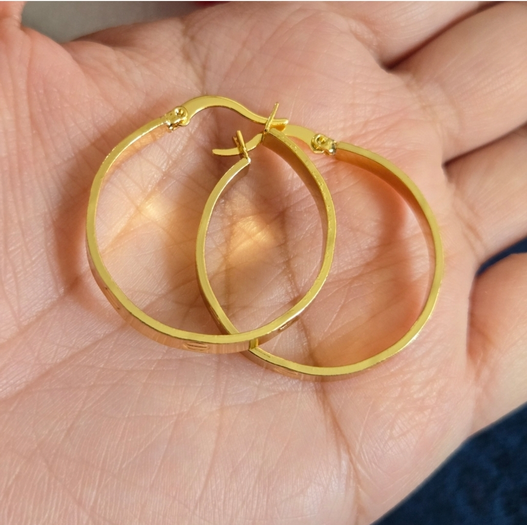 love gold hoop earrings *new ✨️ image indicator(4)