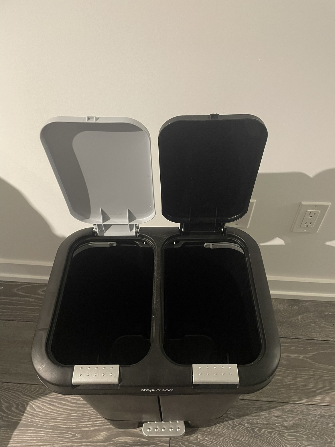Step N' Sort Dual Compartment Trash & Recycling Bin - photo 5