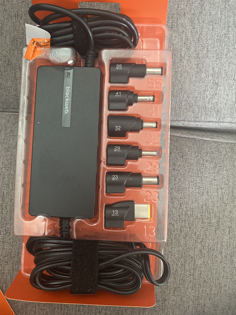 Blackweb Universal Laptop Charger - photo 2