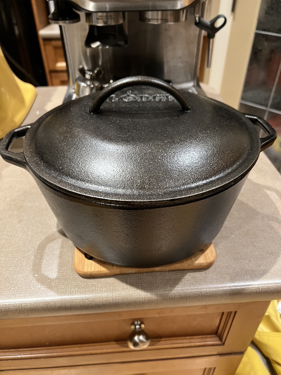 Lodge Cast Iron Dutch Oven 5 quart