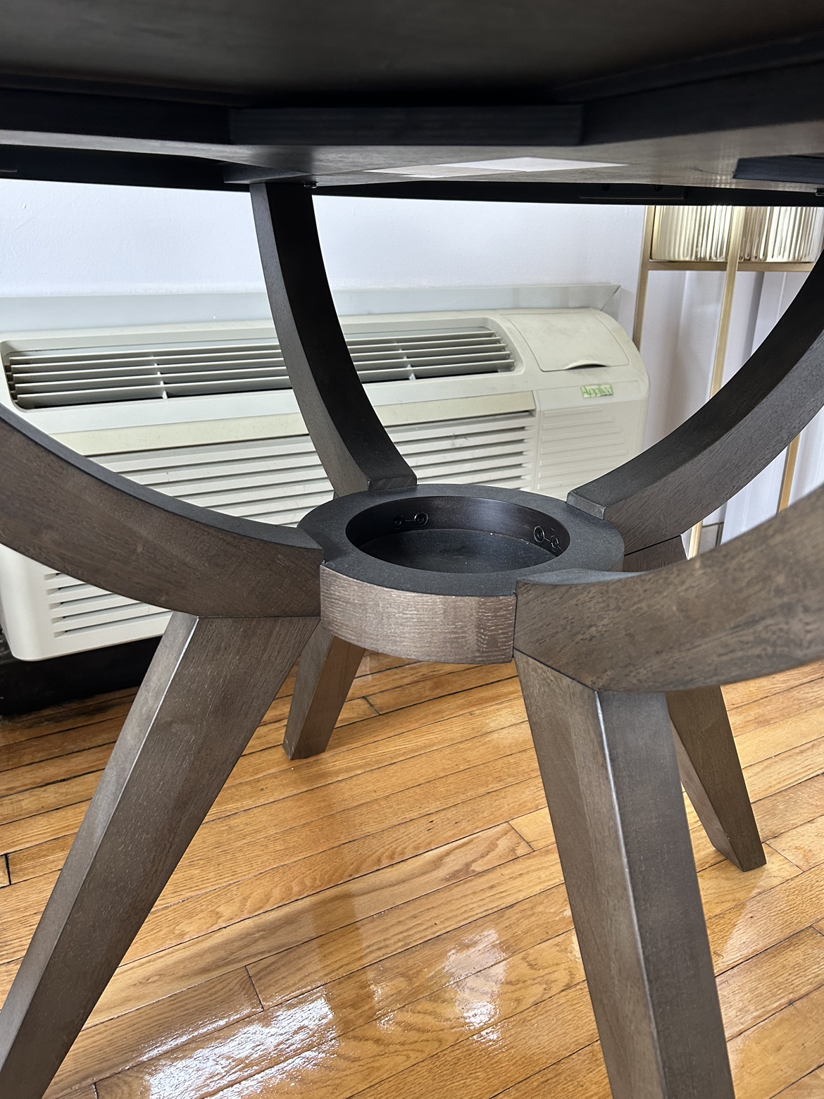 Round Pedestal Dining Table - photo 2