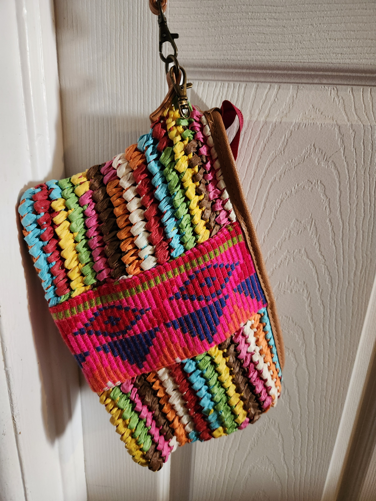 Woven Clutch image indicator(2)