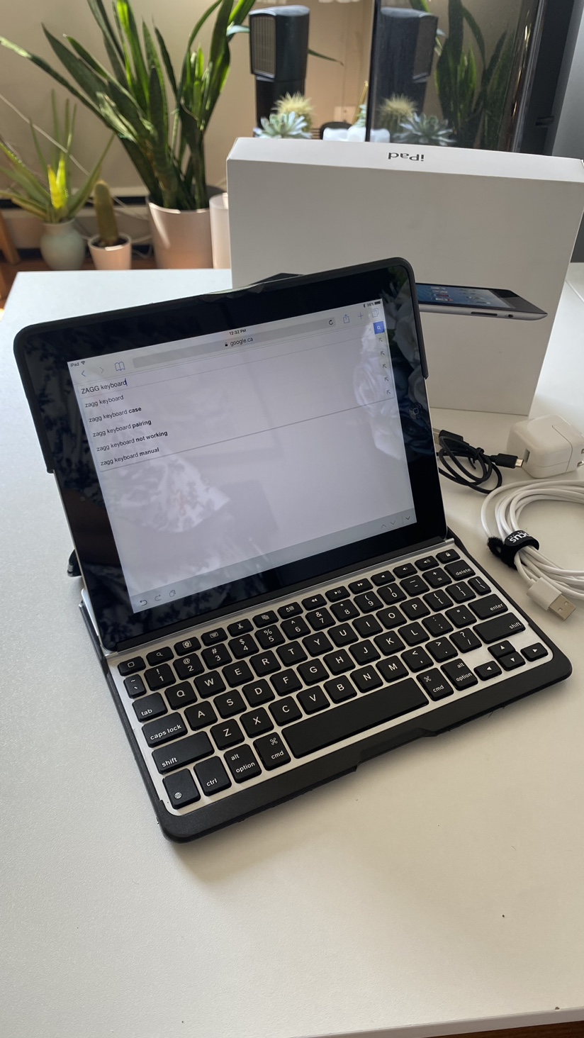 Black iPad 4th Generation 32GB with ZAGG Keyboard Case - photo 2