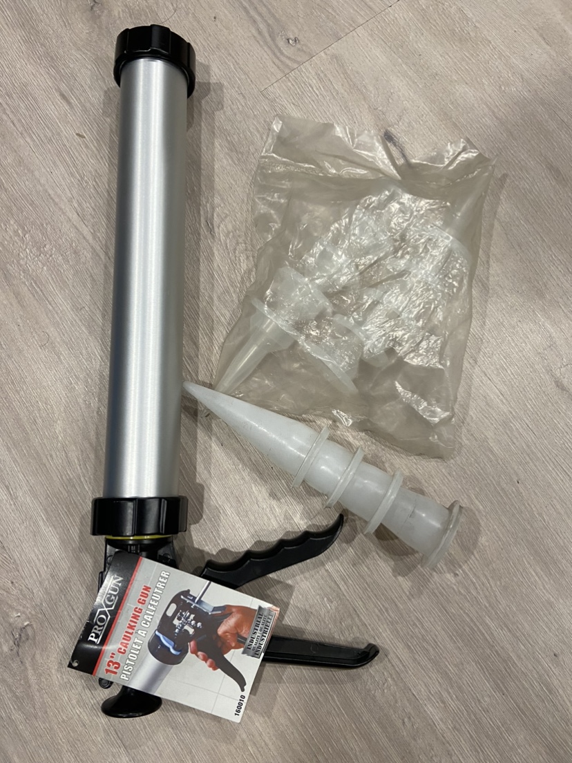 Caulking sausage gun plus tips - photo 2