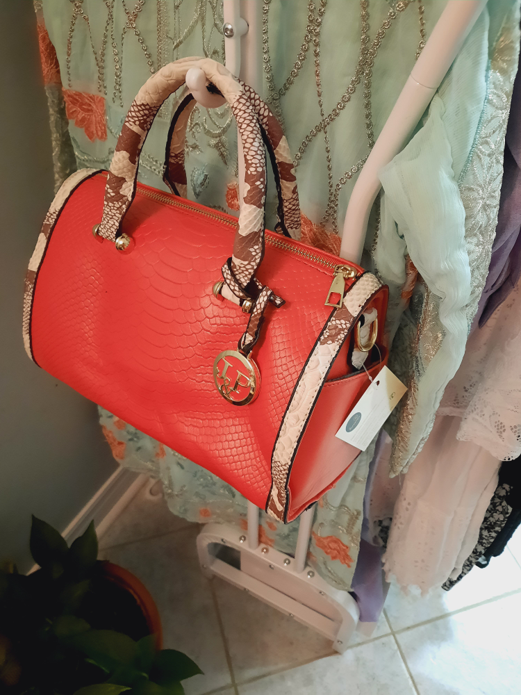 new handbags, clutches, purses, ets