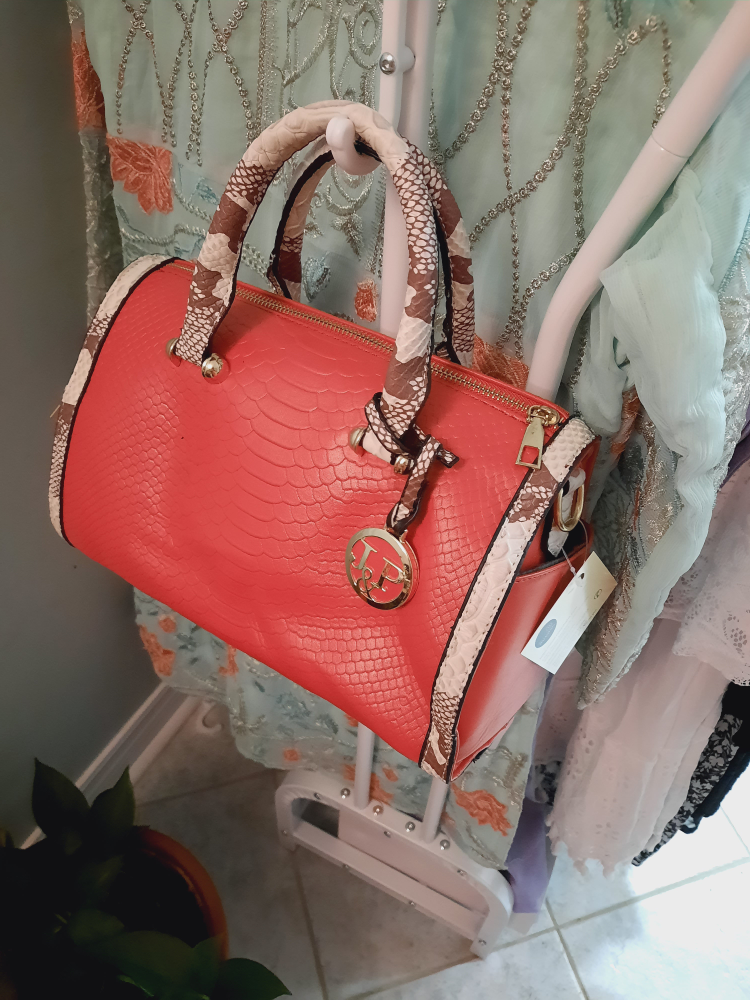 new handbags, clutches, purses, ets - photo 2