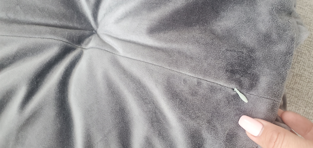 Set of  Two Pillows image indicator(4)