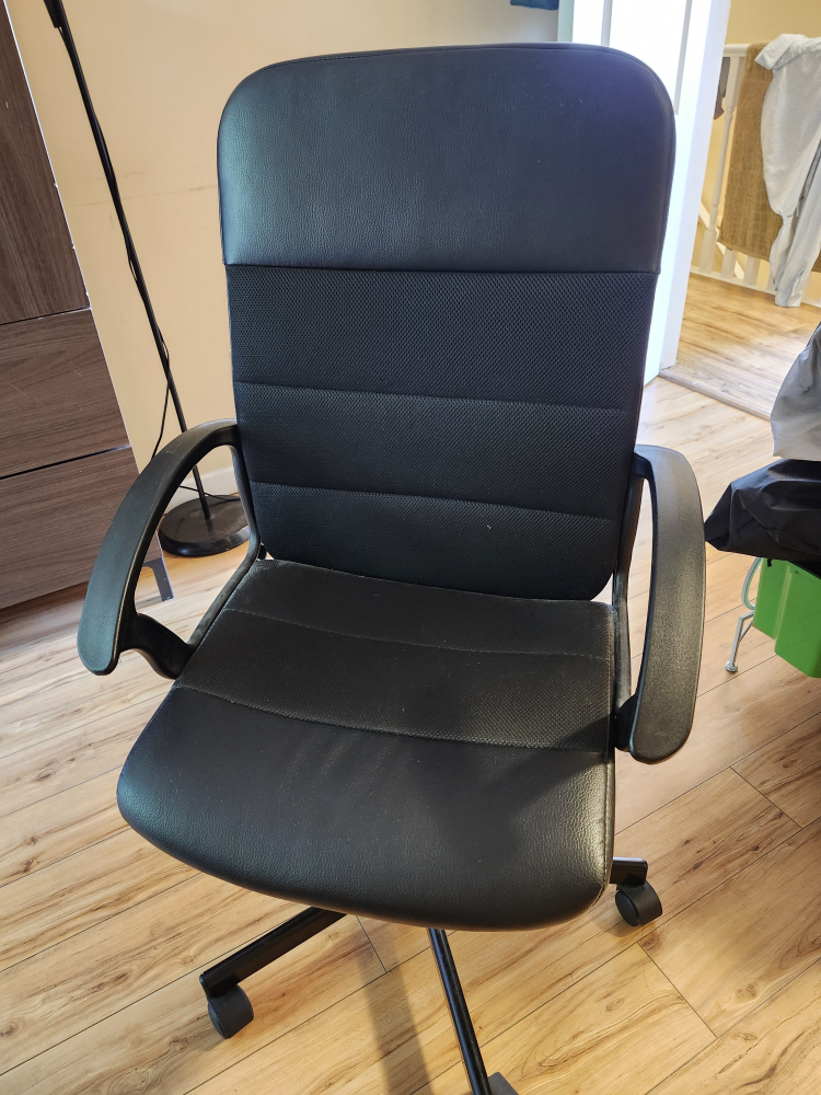 Ikea desk and chair - photo 3