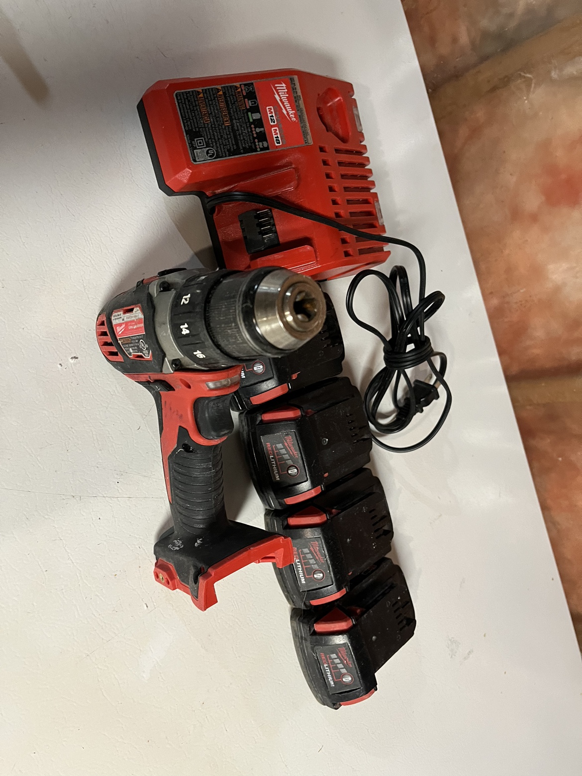 Charge and drill milwaukee good conditions - photo 2