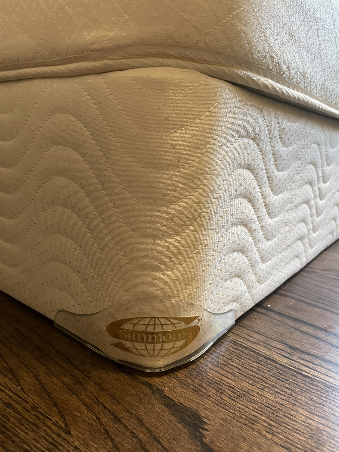Queen mattress and box spring. - photo 3